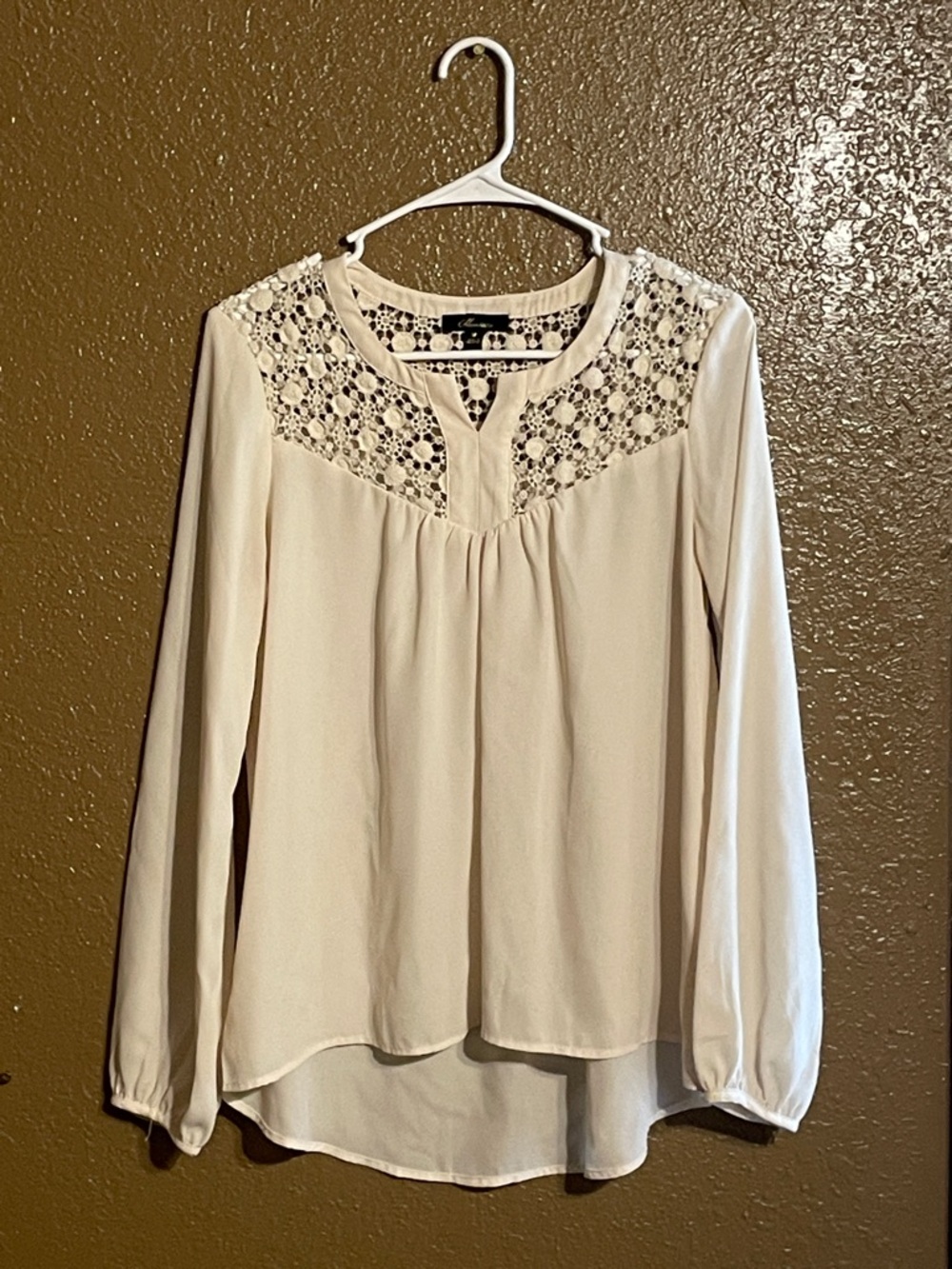 Monteau Cream Lace Yoke Long Sleeve Blouse